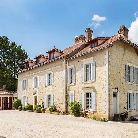 Manoir Du Moulin بيت للعطل *